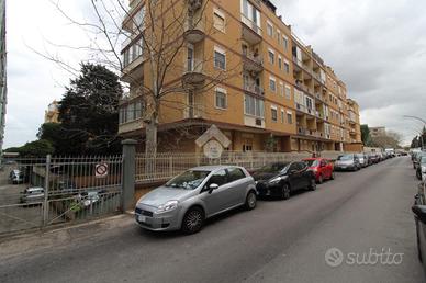 4 LOCALI A BRINDISI