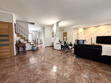 VILLA A SCHIERA A NONE