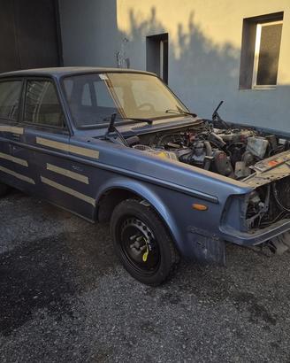 Volvo 240 - 244 Turbo Berlina Demolita - Ricambi