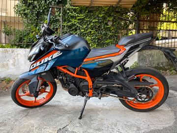 Moto KTM Duke 390 2024