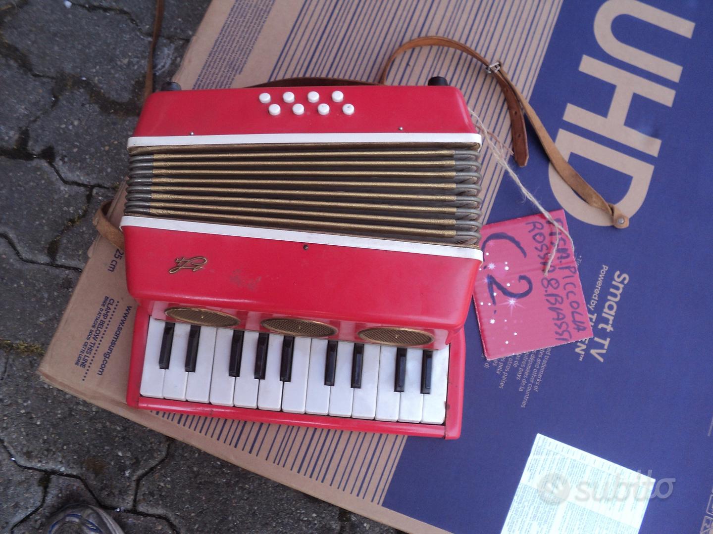 Fisarmonica piccola rossa C2 Strumenti Musicali In vendita a Taranto
