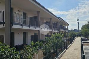 VILLA A SCHIERA A LAZISE