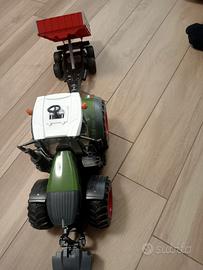 trattore con rimorchio 