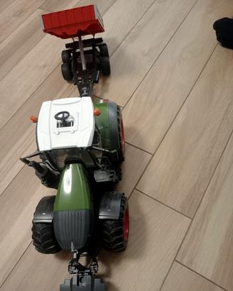 trattore con rimorchio 