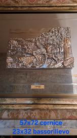 quadro a specchio con paesaggio in rilievo. 