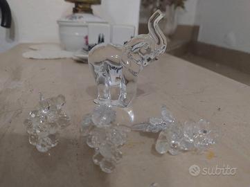 3 piccoli grappoli d'uva Swarovski più elefante in