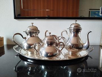 Servizio da tè e caffè in argento 800 (1989)