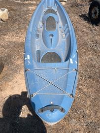 Kayak rigido per due persone e un bambino