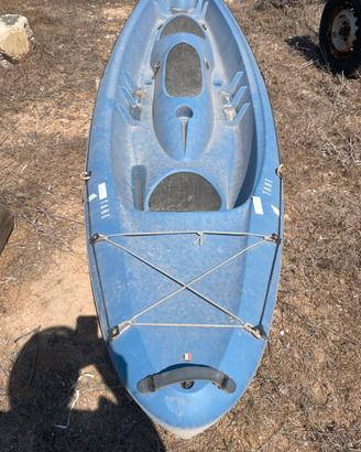 Kayak rigido per due persone e un bambino