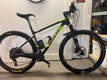 Mtb Giant carbonio