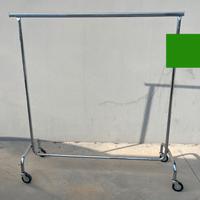 Stender appendiabiti in metallo cromato con ruote