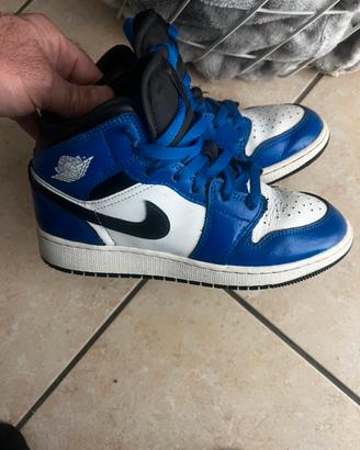 Nike air jordan. Blu taglia 37/5 usate 3/4 volte