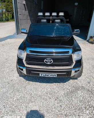 macchinina elettrica Toyota 