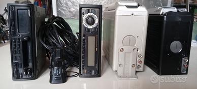 Autoradio e caricatori Sony.