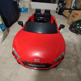 macchina Audi R8 per bambini 