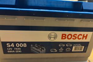 Batteria auto 12v  Bosch S4 74Ah  680A