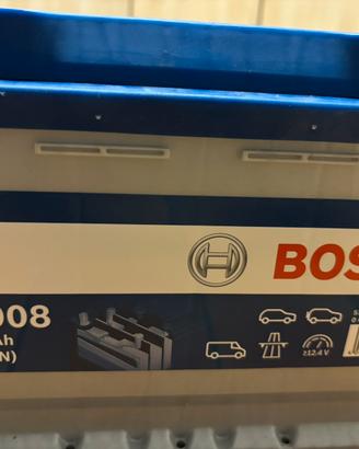 Batteria auto 12v  Bosch S4 74Ah  680A