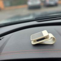 Clip porta occhiali per aletta parasole auto