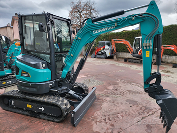 Miniescavatore Sunward Swe25 uf peso 2650.kg