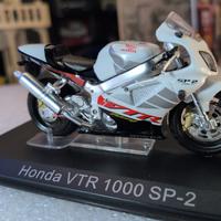  Modellino Moto Honda VTR 1000 SP-2 - 1:24