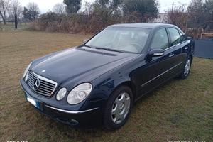 Mercedes-Benz E200 KOMPRESSOR AMG Benzina