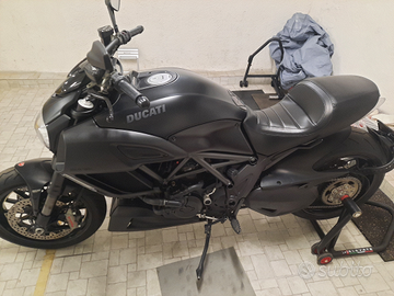 Moto ducati diavel