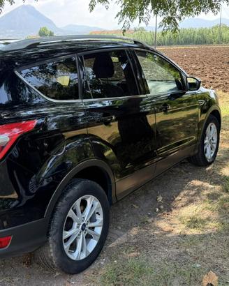 Ford kuga titanium