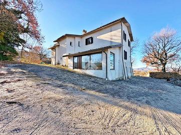 CASA SEMINDIPENDENTE A GUALDO TADINO