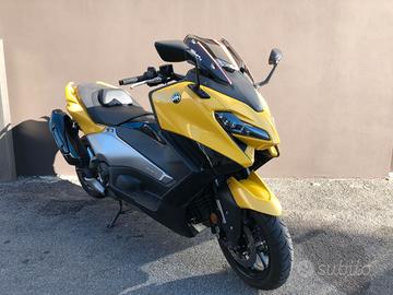 Yamaha TMAX 560
