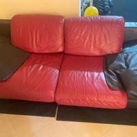 2 divani uguali 150€ l’uno