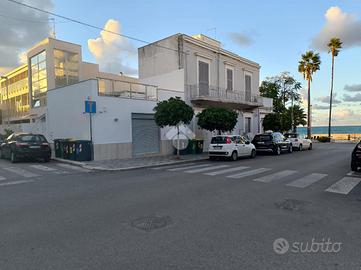 NEGOZIO A BARI