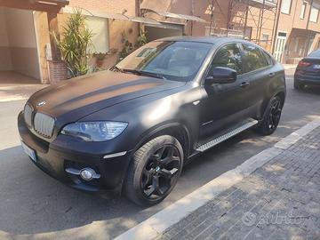 BMW X6 nero opaco