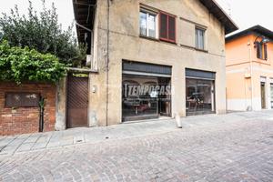 Negozio a Solaro Via Pellizzoni Abate