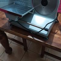 affettatrice per uso domestico