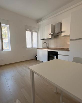 Disponibile, ideale per coppia