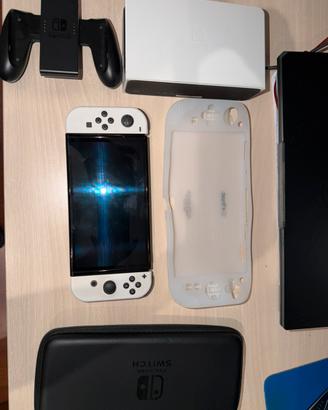 Nintendo Switch Oled con Pokemon Spada