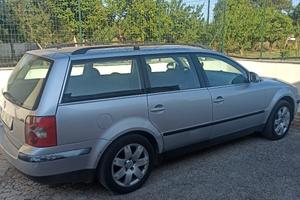 Autovettura Volkswagen Passat 
