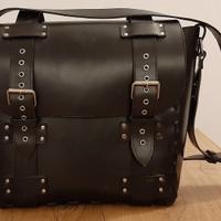 BORSA IN CUOIO NERO FATTA A MANO ( Hard Core PD)