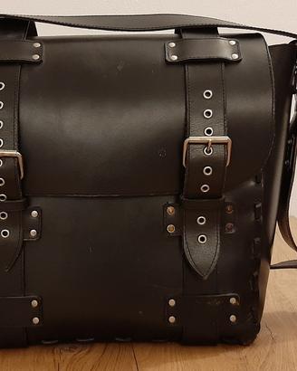 BORSA IN CUOIO NERO FATTA A MANO ( Hard Core PD)