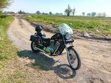 MOTO SUZUKI INTRUDER 800