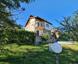 Casa indipendente con giardino e piscina