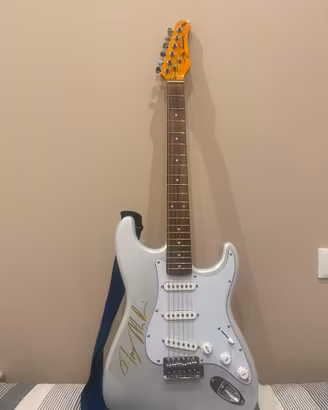 CHITARRA ELETTRICA JAY TURSER AUTOGRAFATA