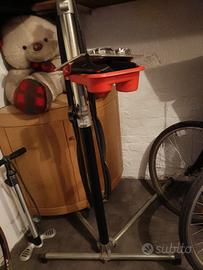 treppiede per manutenzione bici 