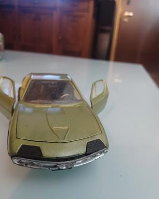 modellino alfa romeo montreal