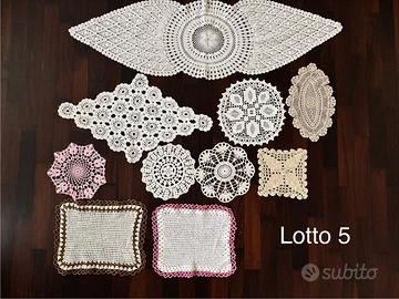 Tovagliette e centrini assortiti. Prezzi diversi