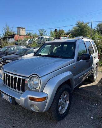 Jeep Cherokee 2.5 CRD Sport
