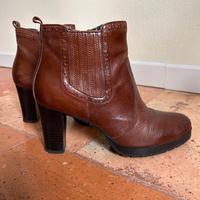 Stivaletti da donna con tacco