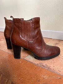 Stivaletti da donna con tacco