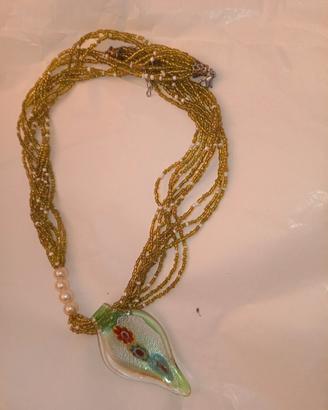 collana con ciondolo verde 