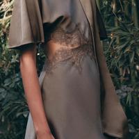 Vestito con pizzo